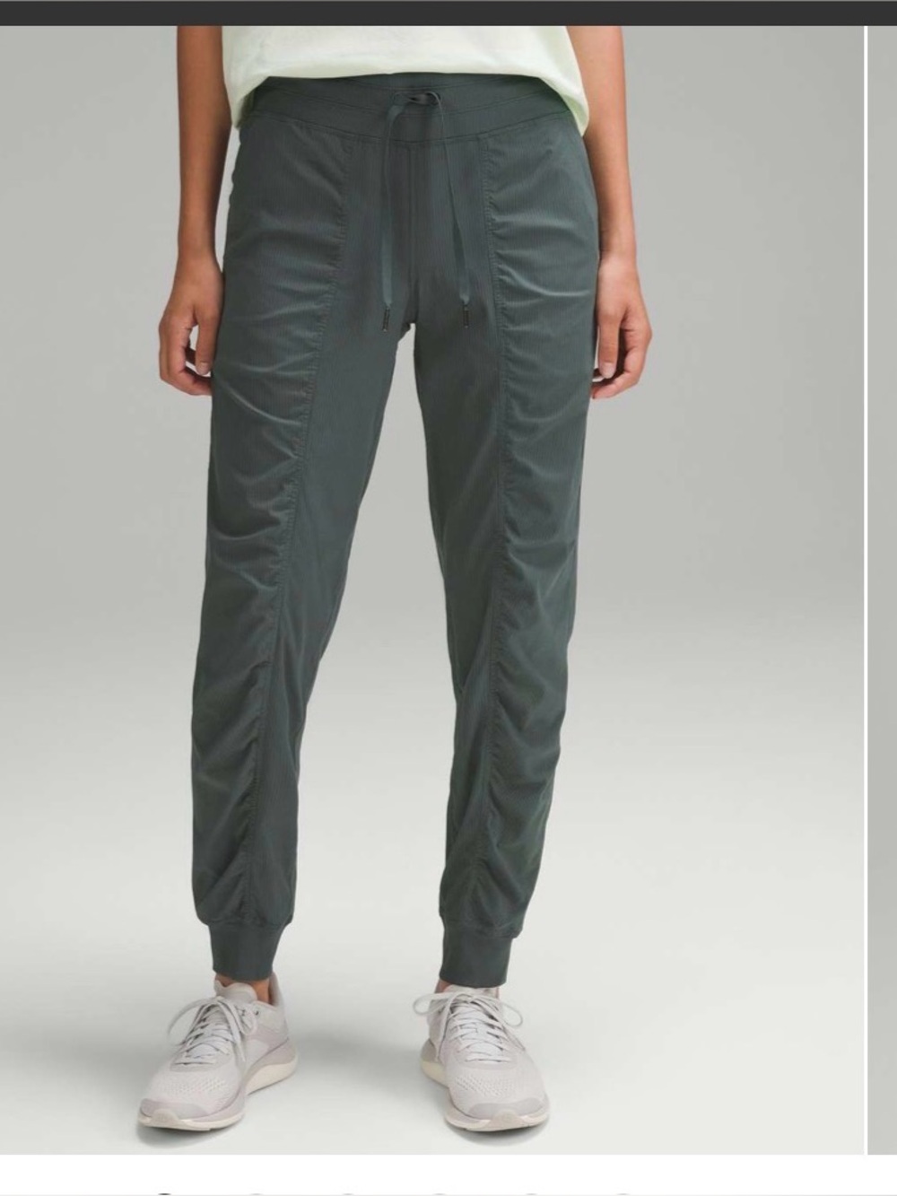 Lululemon Dance Studio Mid-Rise Jogger *Full Length
Dark Forest